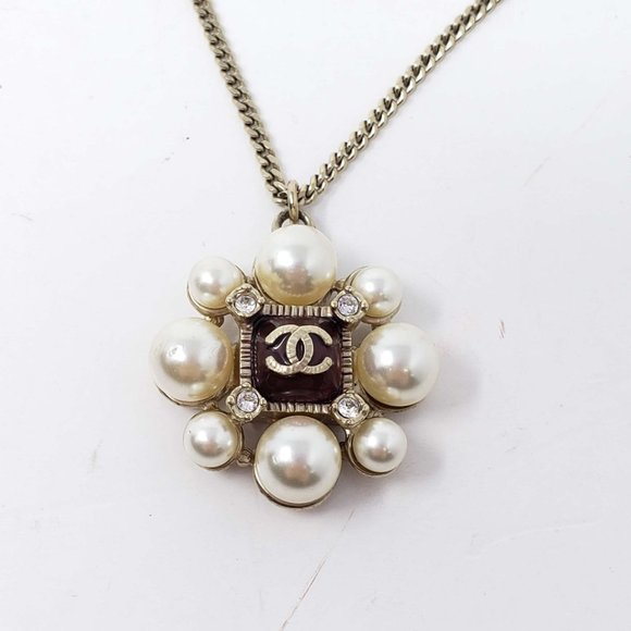 100% Authentic Chanel Necklace with Pearl & Stone - Picture 5 of 11